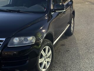 2006 Volkswagen Touareg I, чёрный, 700000 рублей, вид 1