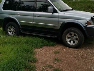 2004 Mitsubishi Pajero Sport I, серебристый, 1300000 рублей, вид 2