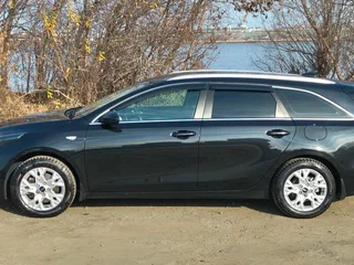 2021 Kia Ceed III Рестайлинг, чёрный, 1850000 рублей, вид 4