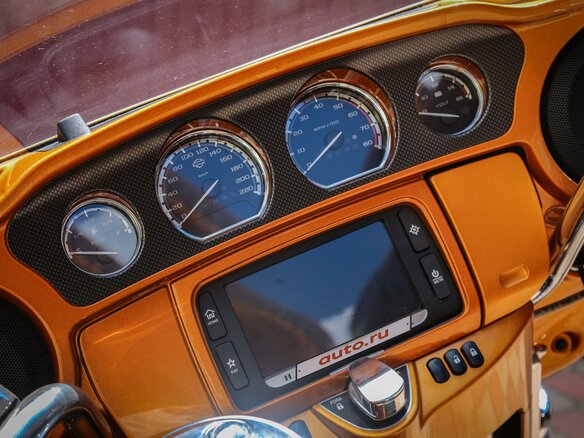 2015 Harley-Davidson CVO, золотистый, 3250000 рублей - вид 8