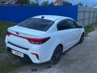 2017 Kia Rio IV, белый, 1050000 рублей, вид 4