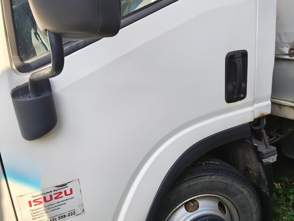 2014 Isuzu Elf (N-series), белый, 3100000 рублей - вид 2