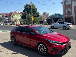 2022 Kia K3 II Рестайлинг, красный, 2800000 рублей, вид 4
