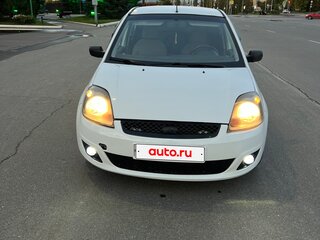 2002 Ford Fiesta Mk5, белый, 285000 рублей, вид 1