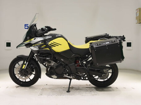 2019 Suzuki V-Strom 1000, чёрный, 800000 рублей, вид 2