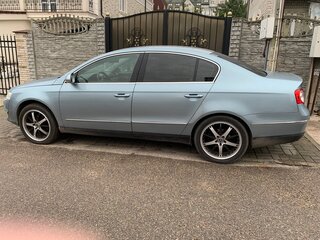 2005 Volkswagen Passat B6, серый, 710000 рублей, вид 2