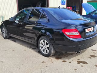 2010 Mercedes-Benz C-Класс 180 BlueEFFICIENCY III (W204), чёрный, 1100000 рублей, вид 4