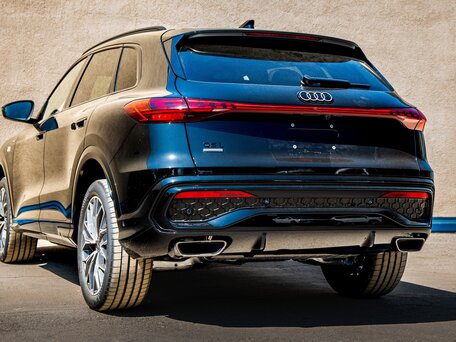 2026 Audi Q5 40 TFSI III (GU), чёрный, 5755000 рублей, вид 5