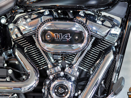 2024 Harley-Davidson Fat Boy, чёрный, 3300000 рублей, вид 3