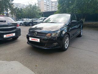 2013 Volkswagen Polo V, чёрный, 999999 рублей, вид 3