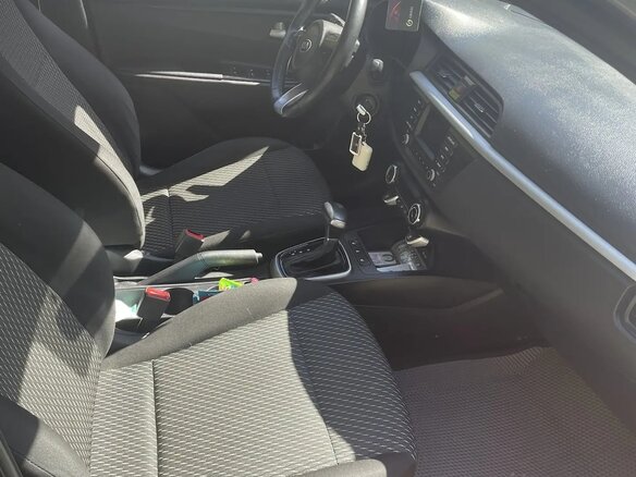 2020 Kia Rio X-Line IV, серый, 1500000 рублей - вид 5