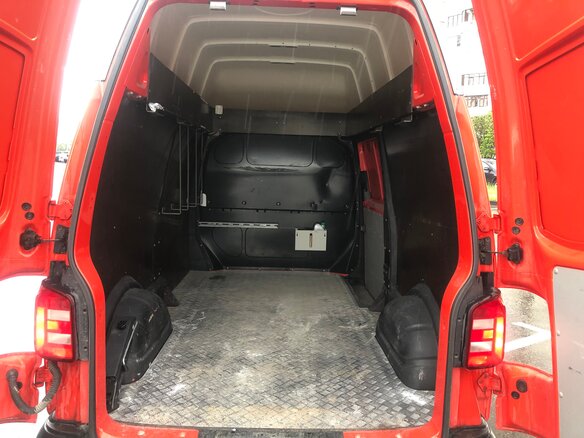 2016 Volkswagen Transporter, красный - вид 6