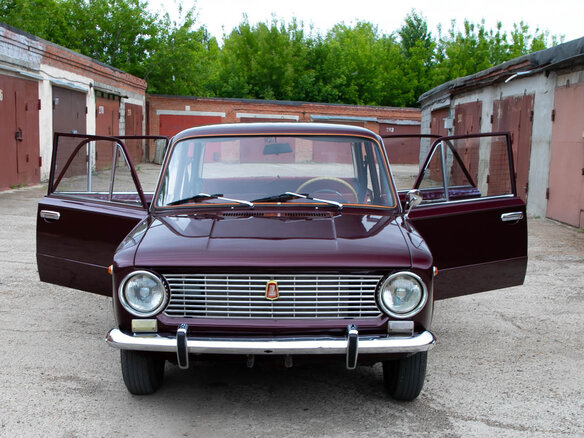 1971 Lada (ВАЗ) 2101, пурпурный, 1800000 рублей - вид 10
