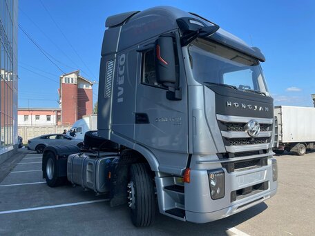 2023 IVECO-Hongyan 4x2, серебристый, 7500000 рублей, вид 2