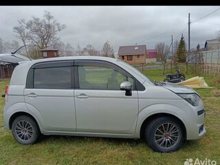 2015 Toyota Spade, серебристый, 980000 рублей, вид 2