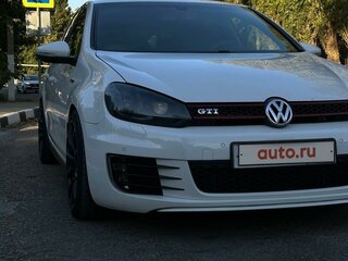 2010 Volkswagen Golf GTI VI, белый, 1900000 рублей, вид 2