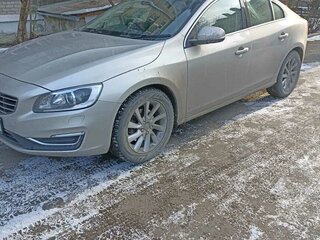 2017 Volvo S60 II Рестайлинг, золотистый, 650000 рублей, вид 5