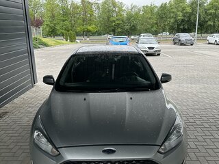 2017 Ford Focus III Рестайлинг, серебристый, 1250000 рублей, вид 1