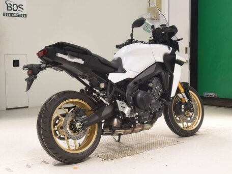 2025 Yamaha MT-09 Tracer (FJ-09), белый, 1800000 рублей, вид 3