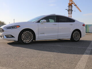 2017 Ford Fusion (North America) II Рестайлинг, белый, 2750000 рублей, вид 4
