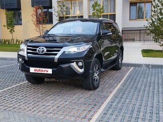 2020 Toyota Fortuner II, чёрный, 2800000 рублей, вид 4
