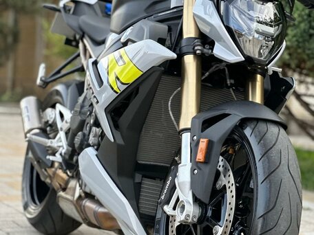 2021 BMW S 1000 R, серый, 2140000 рублей, вид 4