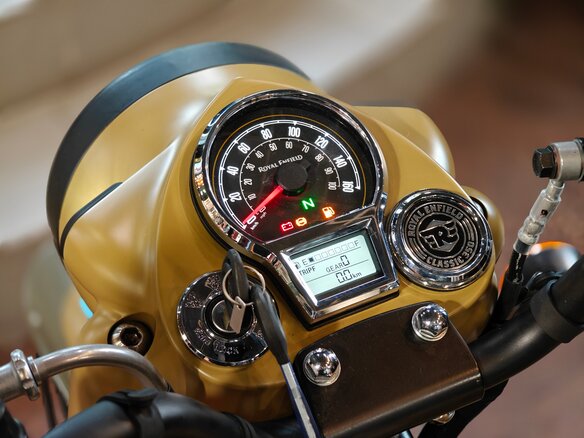 2026 Royal Enfield Classic 350, коричневый, 516000 рублей - вид 3