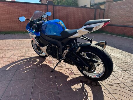 2011 Suzuki GSX-R 600, синий, 800000 рублей, вид 3