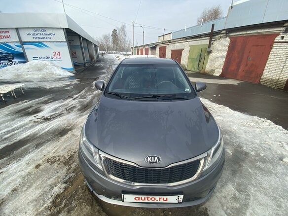 2013 Kia Rio III, серый, 900000 рублей - вид 1