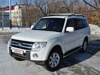 2010 Mitsubishi Pajero IV, белый, 1800000 рублей, вид 3