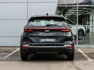 2020 Kia Sportage IV Рестайлинг, чёрный, 2240000 рублей, вид 4