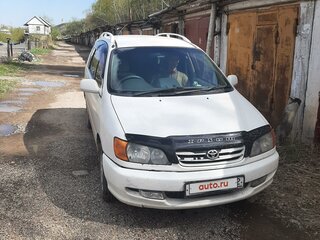 2001 Toyota Ipsum I (M10), белый, 550000 рублей, вид 1