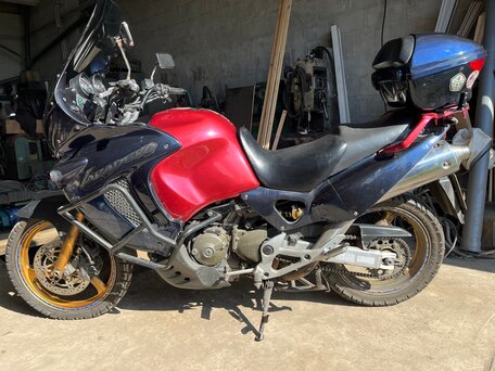 1999 Honda XL1000V Varadero, красный, 320000 рублей, вид 1