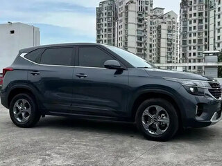 2023 Kia Seltos I Рестайлинг, серый, 1587000 рублей, вид 4