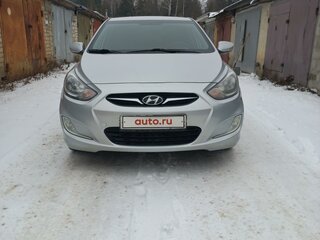 2012 Hyundai Solaris I, серебристый, 910000 рублей, вид 2