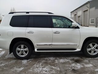 2015 Toyota Land Cruiser 200 Series Рестайлинг 1, белый, 8000000 рублей, вид 5