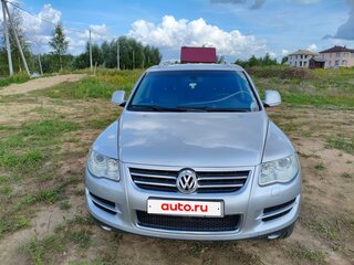 2007 Volkswagen Touareg I Рестайлинг, серебристый, 1600000 рублей, вид 2