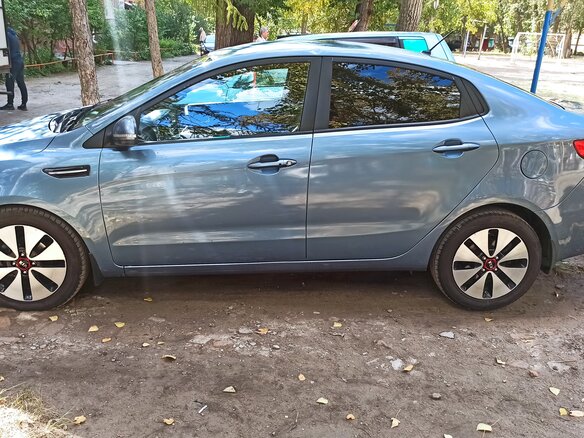 2013 Kia Rio 4-speed III, голубой, 1100000 рублей - вид 3