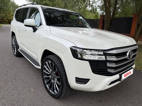 2022 Toyota Land Cruiser 300 Series, белый, 7800000 рублей, вид 1