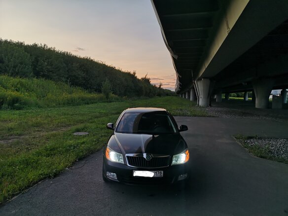 2011 Skoda Octavia II (A5) Рестайлинг, чёрный, 950000 рублей - вид 1