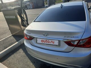 2012 Hyundai Sonata VI (YF), серебристый, 1300000 рублей, вид 4