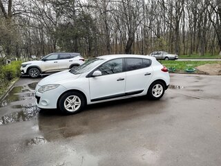 2009 Renault Megane III, белый, 450000 рублей, вид 2