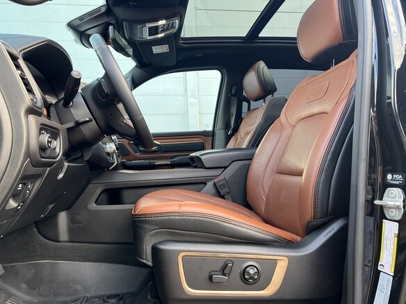 2023 Ram 1500 Quad Cab V, чёрный, 8400000 рублей - вид 17