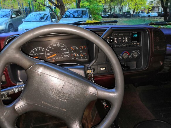 1995 GMC Suburban, чёрный - вид 13