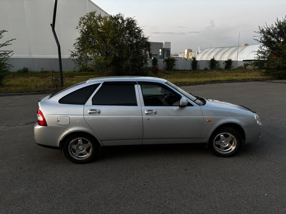2015 Lada (ВАЗ) Priora I Рестайлинг, серебристый, 560000 рублей - вид 5