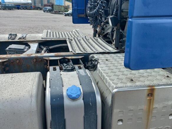 2011 Volvo FH, синий, 4500000 рублей - вид 24