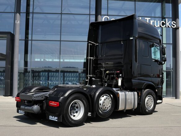 2023 DAF XF, чёрный, 18340000 рублей - вид 3