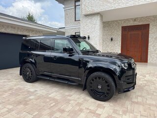 2021 Land Rover Defender 110 II, чёрный, 6500000 рублей, вид 3