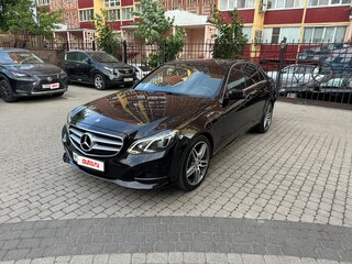 2015 Mercedes-Benz E-Класс 300 IV (W212, S212, C207) Рестайлинг, чёрный, 3000000 рублей, вид 1