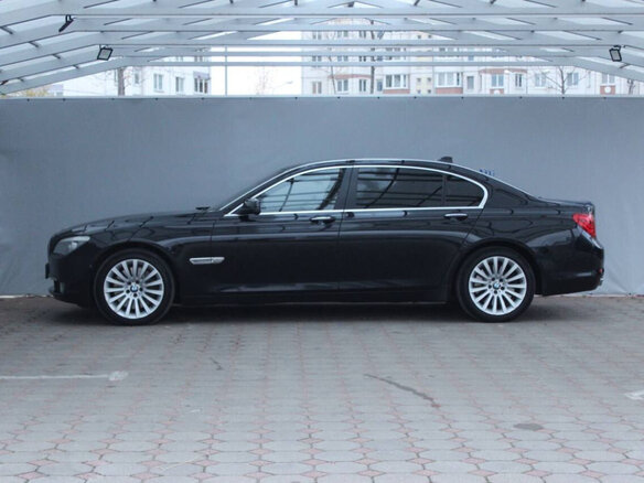 2011 BMW 7 серии Long 760Li V (F01/F02/F04), чёрный, 2600000 рублей - вид 6
